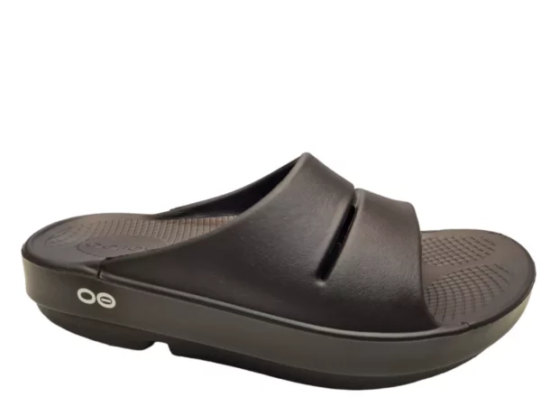 OOFOS OOFOS OOahh Black Dames en Heren Slide Slippers Hielspoor Verlichting Sportslipper Extra Demping Zwart