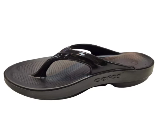 OOFOS OOFOS OOlala Black Dames Teenslippers Hielspoor Verlichting Sportslipper Extra Demping Zwart