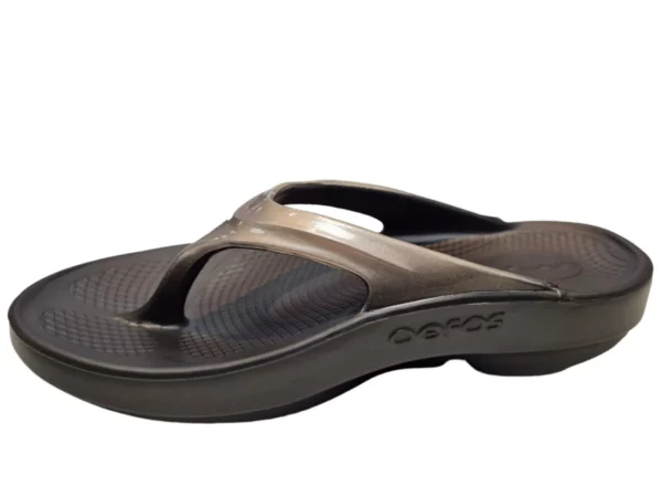 OOFOS OOFOS OOlala Latte Dames Teenslippers Hielspoor Verlichting Sportslipper Extra Demping Latte