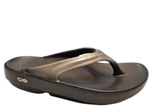 OOFOS OOFOS OOlala Latte Dames Teenslippers Hielspoor Verlichting Sportslipper Extra Demping Latte