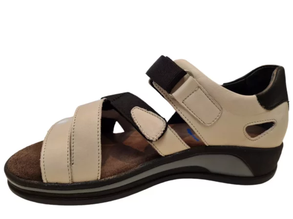 Wolky Wolky 0105530 121 Leren Dames Sandalen Met Dichte Hiel en Klittenbandsluiting Wit