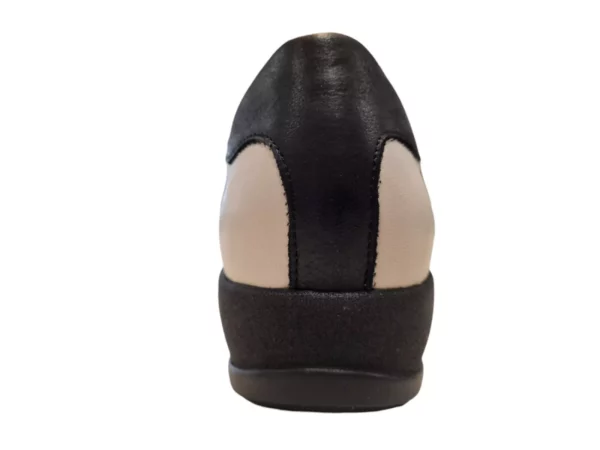 Wolky Wolky 0105530 121 Leren Dames Sandalen Met Dichte Hiel en Klittenbandsluiting Wit