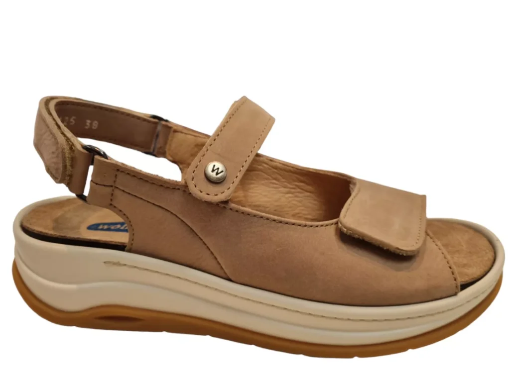 Wolky Wolky 0335010 125 Dames Sandalen Uitneembaar Voetbed Leer Klittenbandsluiting Beige